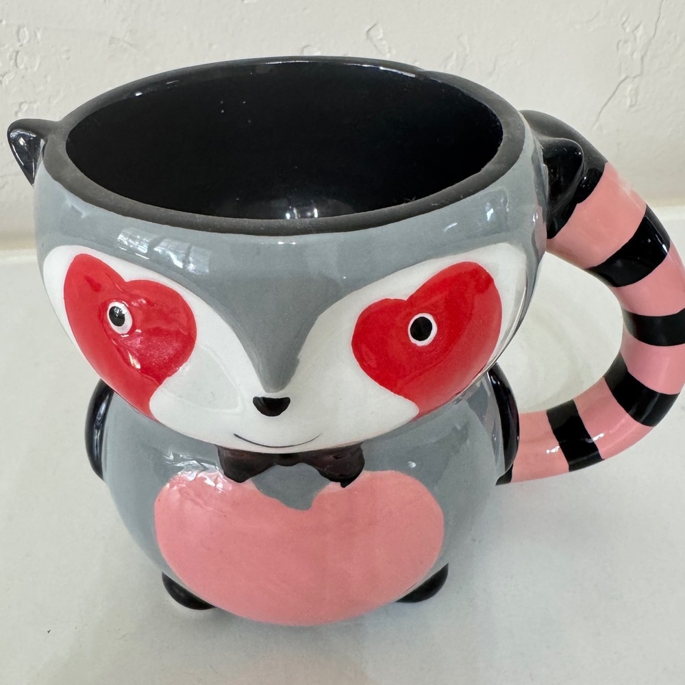 Adorable Raccoon Mug Heart‎ Eyes Pink Black Stripe Tail Coffee Tea Cup Valentine